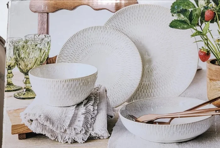16 PCS New Over and Back Dinner Set in Box Service for 4 Reactive Glaze