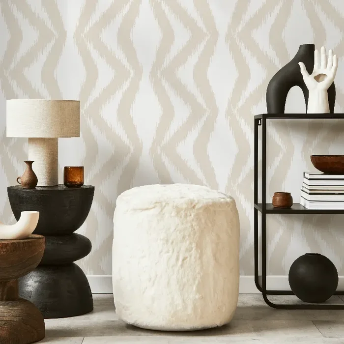 Abstract Wallpaper With A Boho Ikat Motif In Beige And White – C754