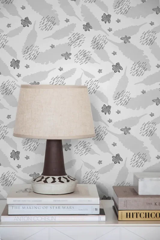 Abstract Wallpaper With Leaf And Flower Motifs In Grey And Black – X005