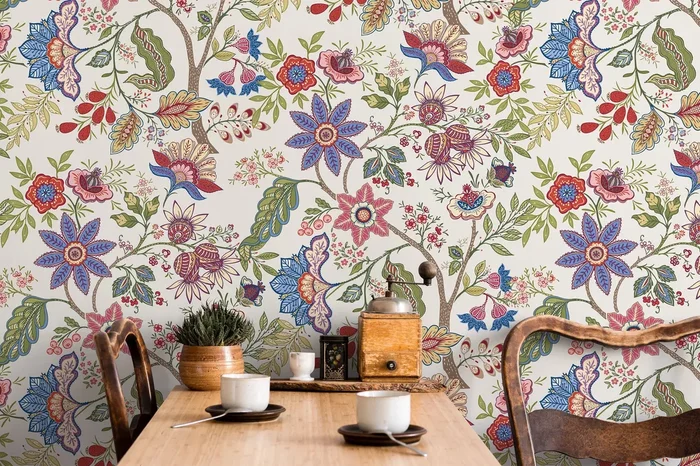 Chintz Wallpaper With A Stylized Floral Garden In Red, Blue, And Green – D384