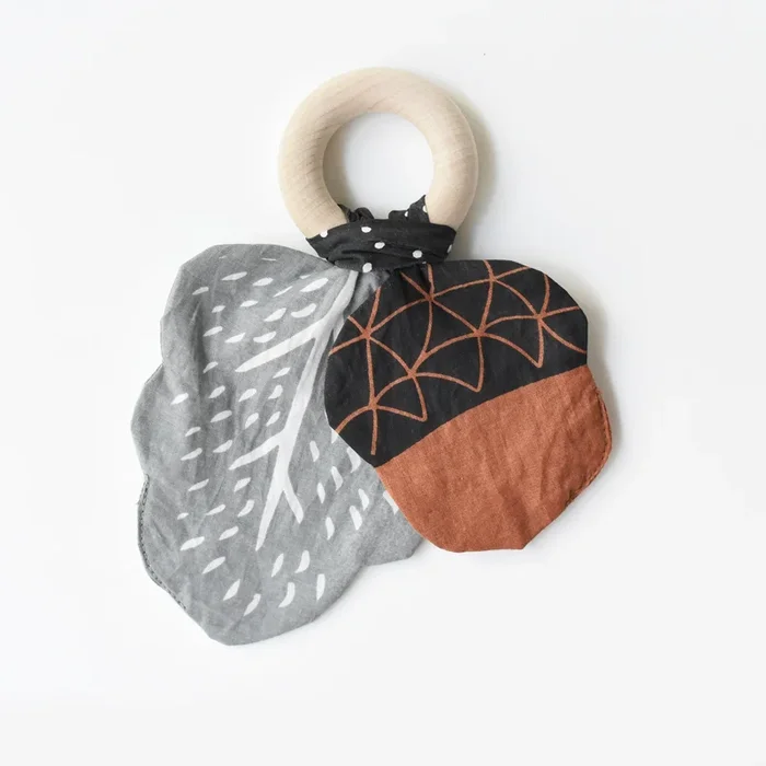 Crinkle Teether – Acorn