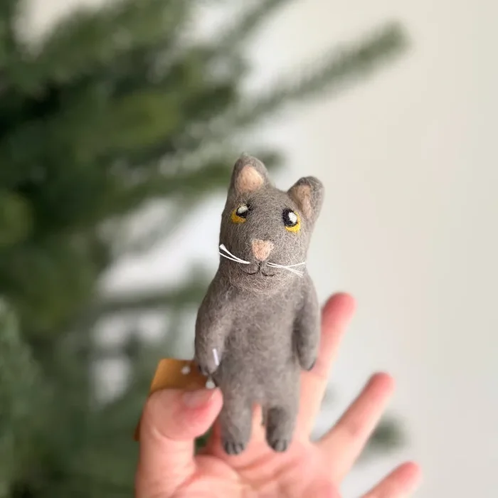 Felt Finger Puppet: Gray Cat
