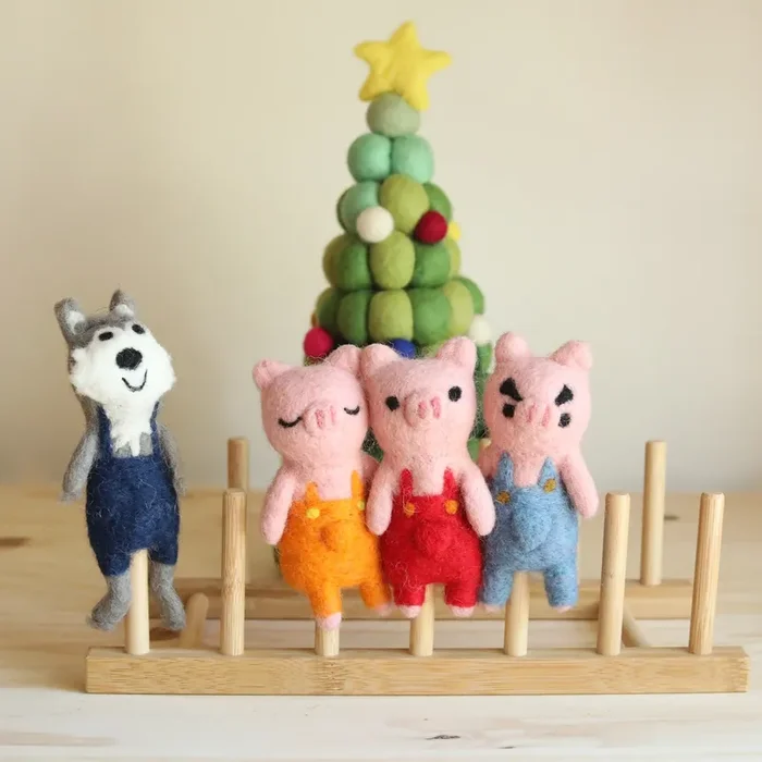 Felt Finger Puppets Set Of 4 – Three Little Pigs & Big Wolf
