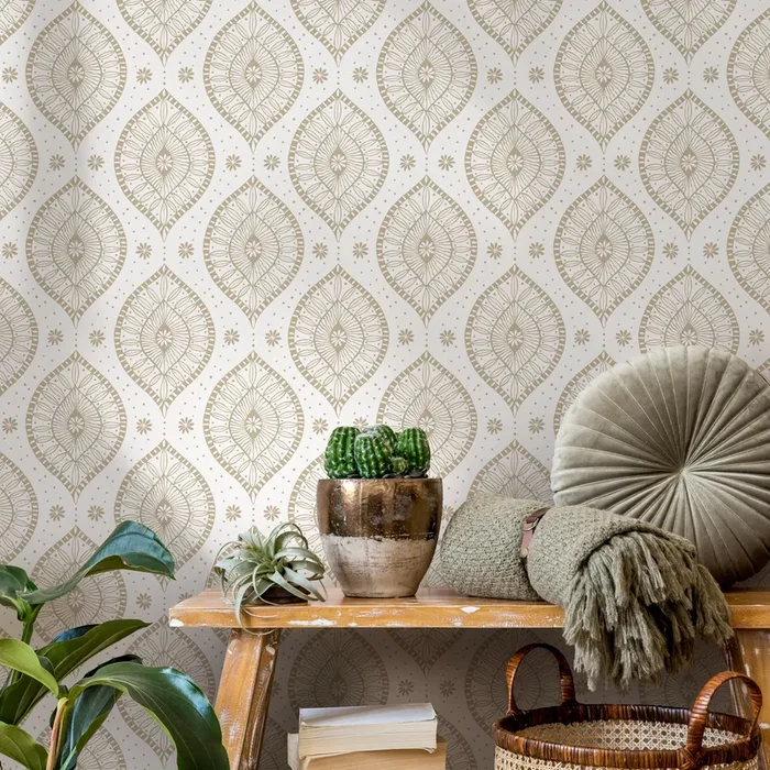 Geometric Wallpaper With An Intricate Medallion Motif In Gold – C764