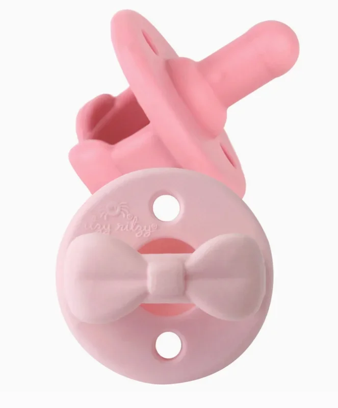 Itzy Ritzy – Sweetie Soother Pacifier Set (Pink Bows – 0-6 m)