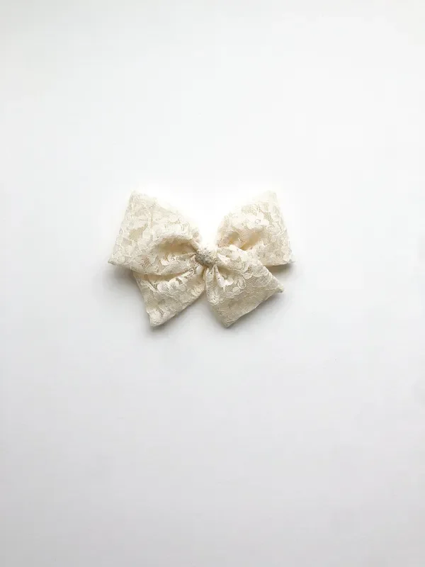 Ivory Lace Pinwheel
