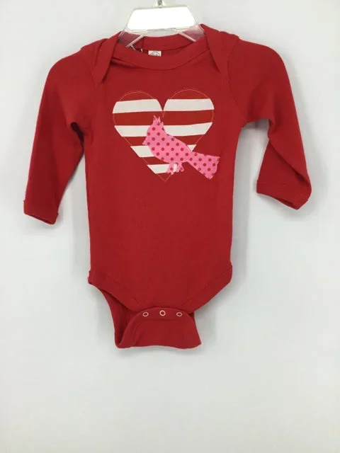 Kakabaka Child Size 12 Months White Valentine’s Day Cardinal’s Heart Onesie