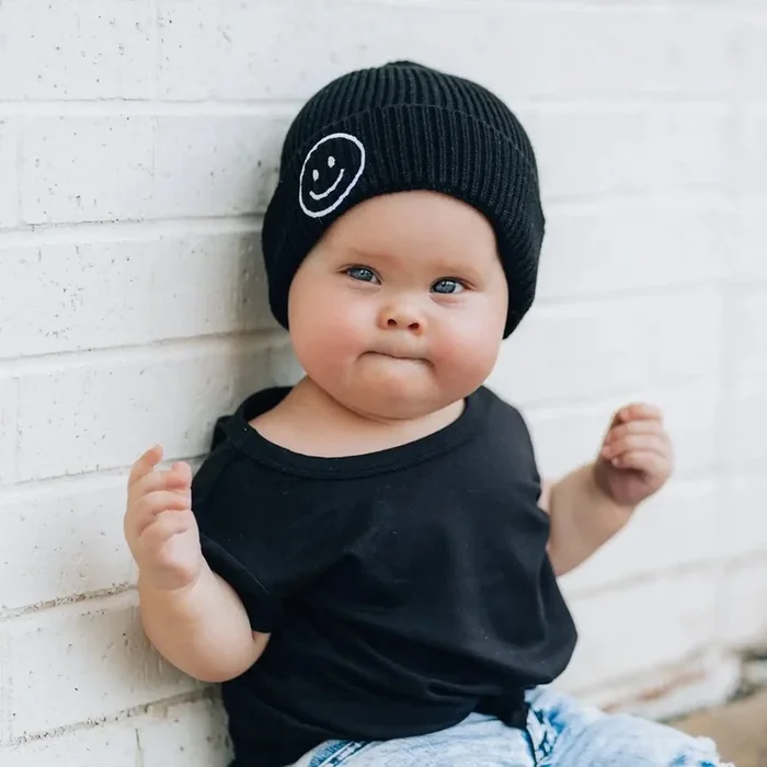 millie+roo Smile Rib Knit Beanie – Black (0-1Y)