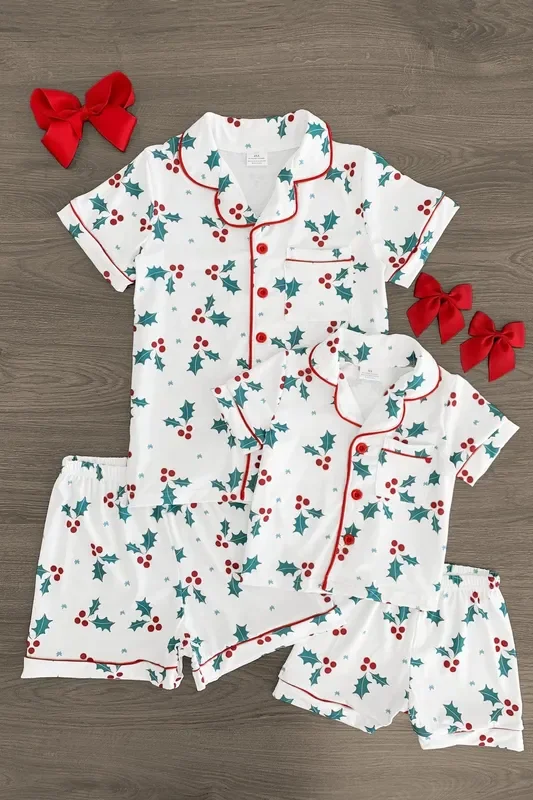 Mom & Me – White Holly Pajamas