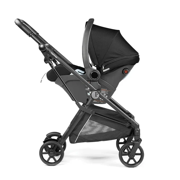 PEG Primo Viaggio Lounge on Wheels in True Black