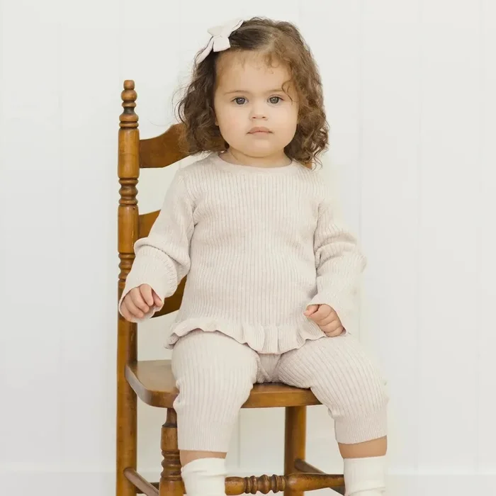 Quincy Mae – Ribbed Peplum Top + Legging Set – Heathered Oatmeal