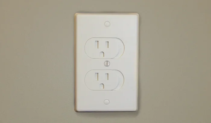 Self-Closing Outlet Cover – 3 Pack – White