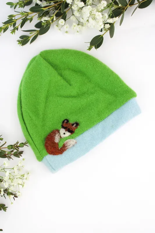 Sleeping Fox Cashmere Hat – Baby