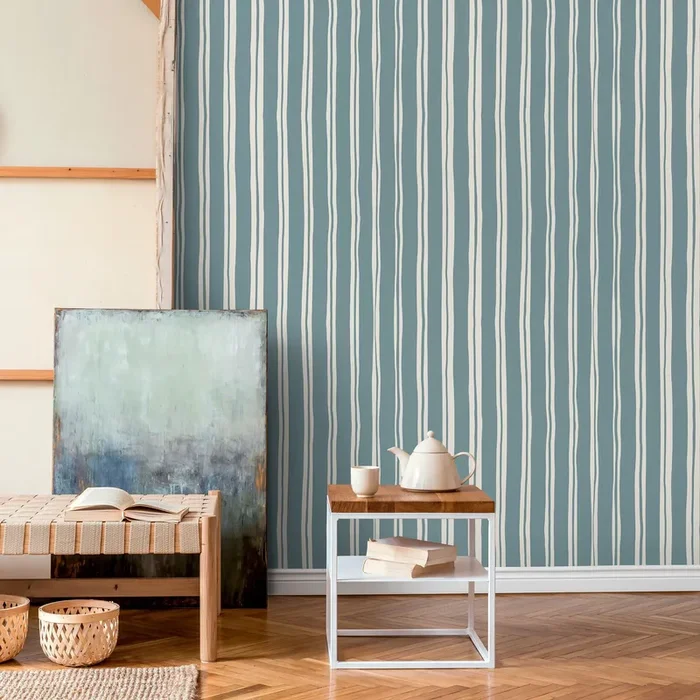 Striped Wallpaper With Organic Wavy Lines In Light Blue And Cream – D765