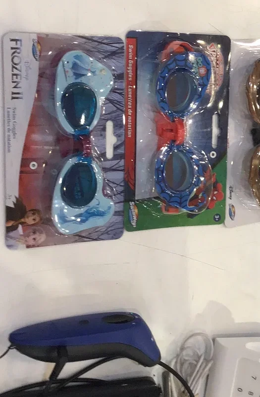 Swim goggles