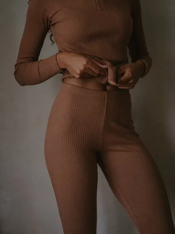 The Ribbed Legging – Women’s